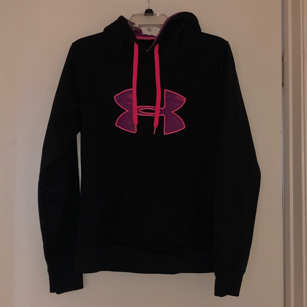 Black and Pink Under Armour sweatshirt